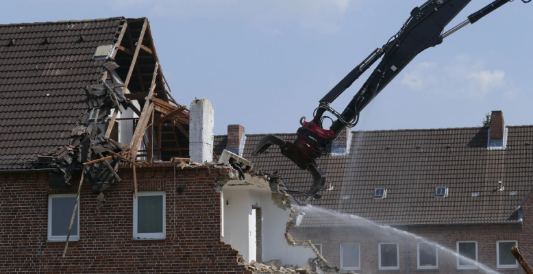 Roof-Demolition-in-San-Dimas-CA